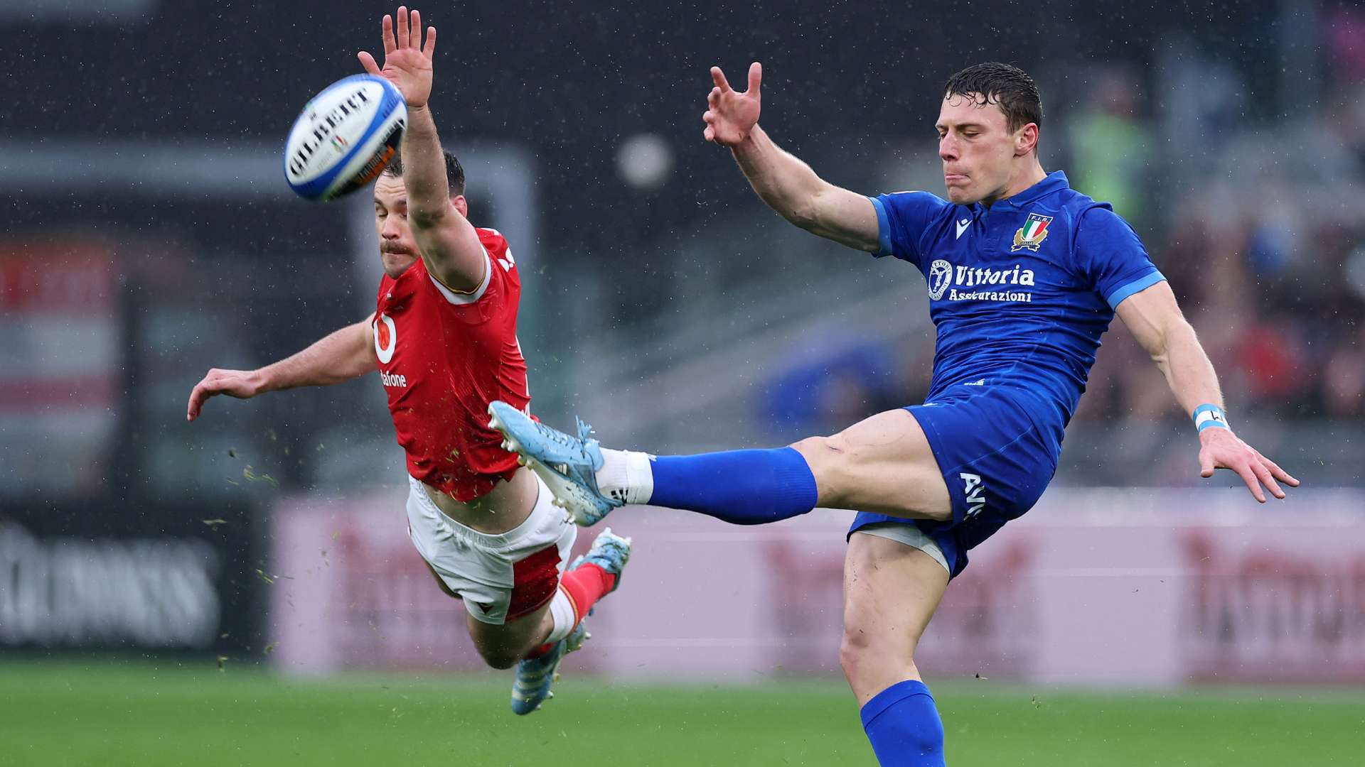 后防线措手 后防线措手